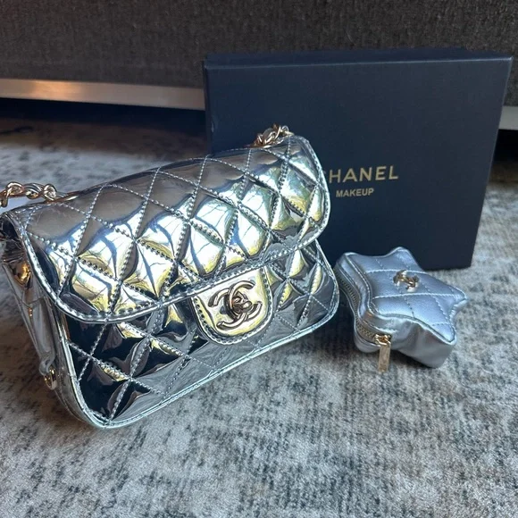 Chanel Beauté VIP Gift Metallic Quilted Star Coin Purse Crossbody Mini Bag - Picture 3 of 8